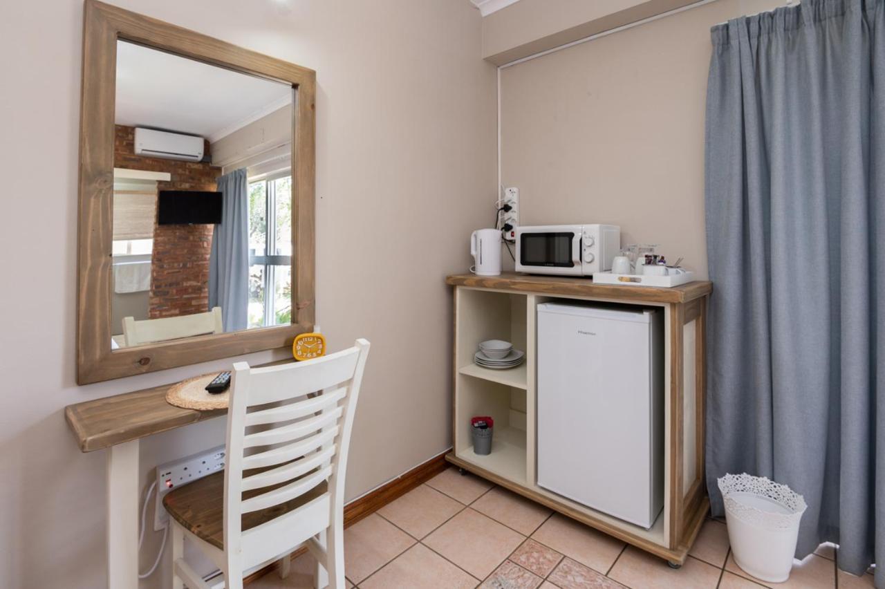 Opstal Gastehuis Potchefstroom Buitenkant foto