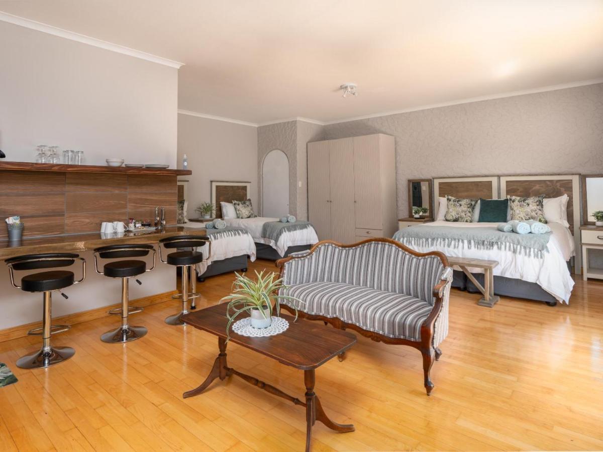 Opstal Gastehuis Potchefstroom Buitenkant foto