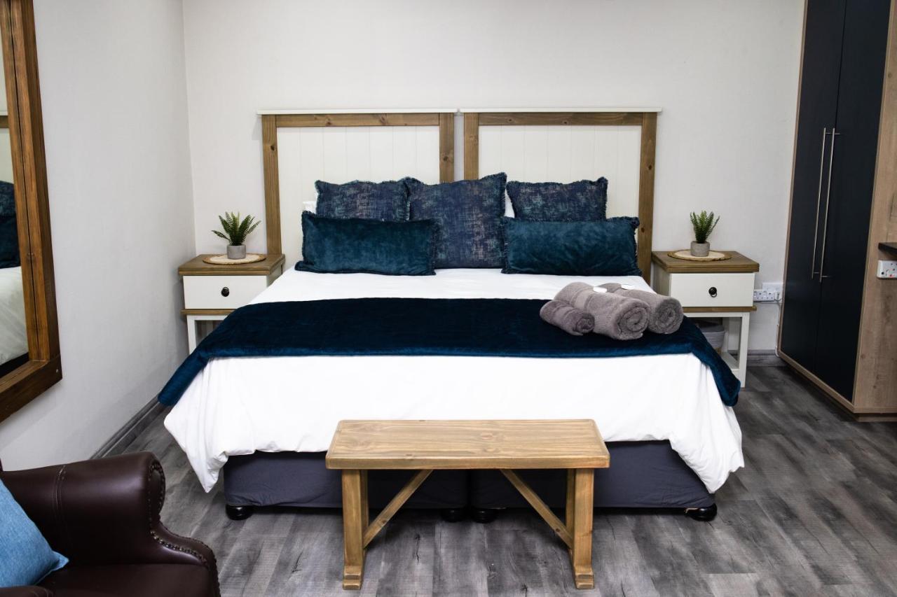 Opstal Gastehuis Potchefstroom Buitenkant foto