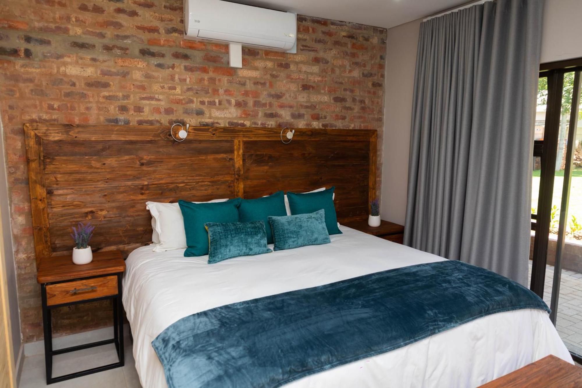 Opstal Gastehuis Potchefstroom Buitenkant foto