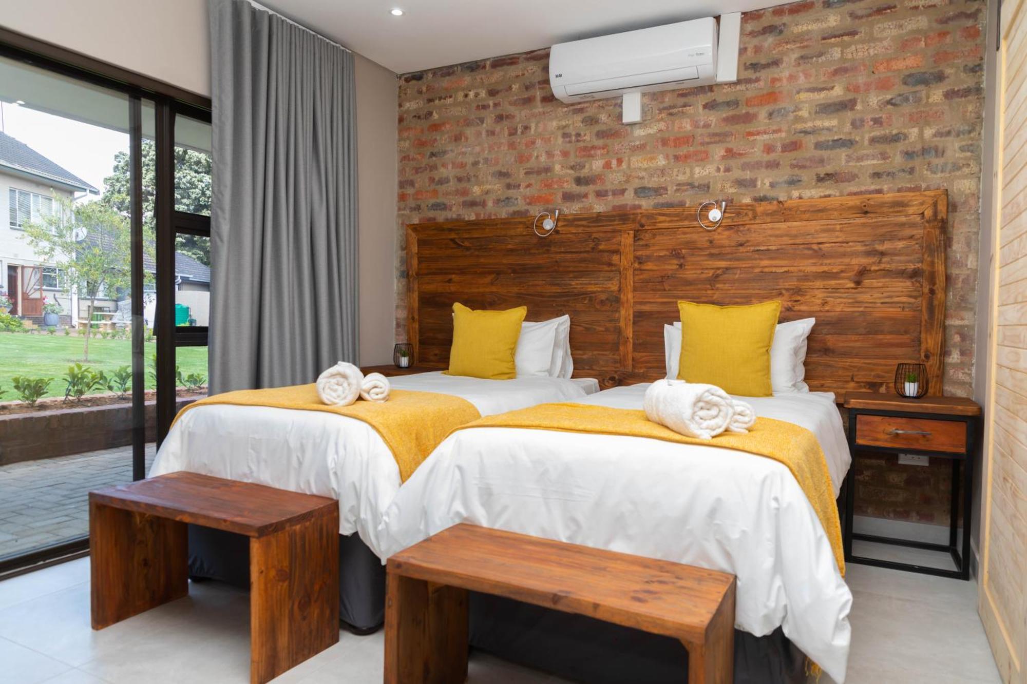 Opstal Gastehuis Potchefstroom Buitenkant foto